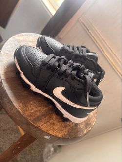 Baseball cleats