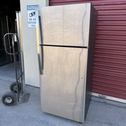 GE REFRIGERATOR 
