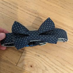 Dog Collar With Removable Bow Tie( Medium)