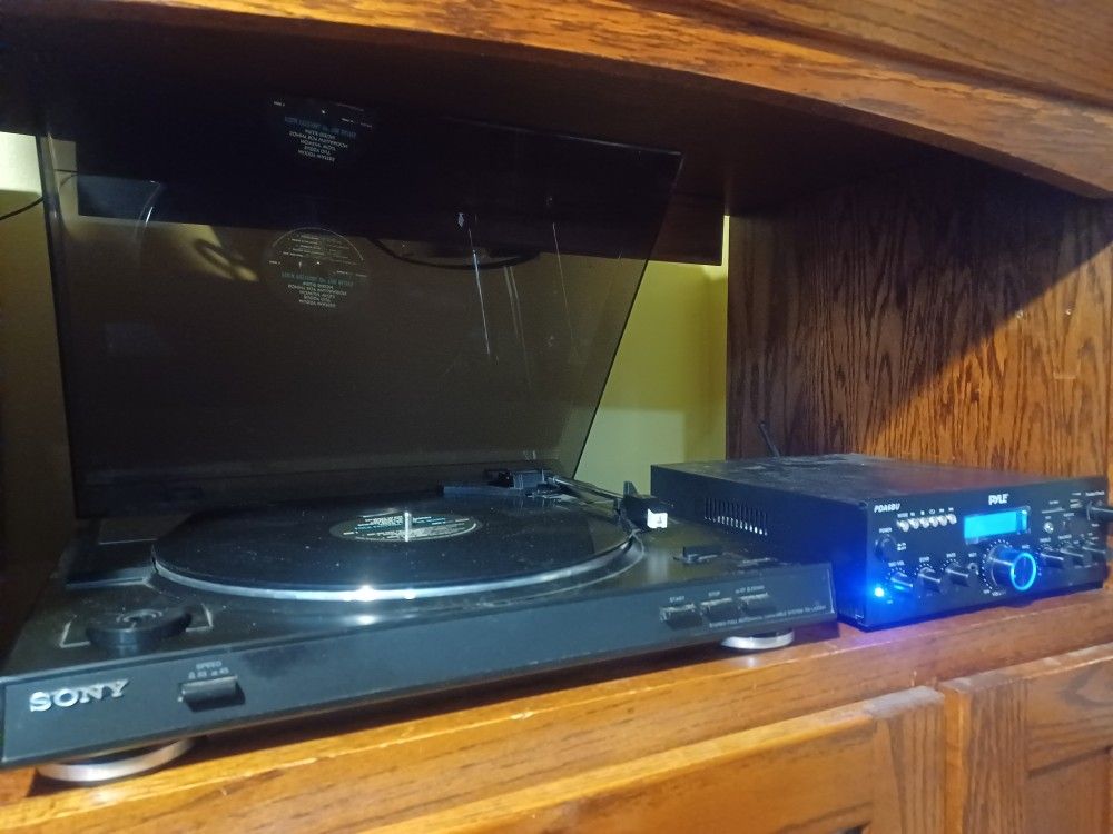 200 WATTS PYLE AMPLIFIER/SONY PHONO & KLIPSCH WB14 BOOKSHELF SPEAKERS WITH RECORDS $400 FINAL PRICE