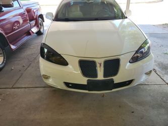 Pontiac Grand Prix White Sedan 5.3