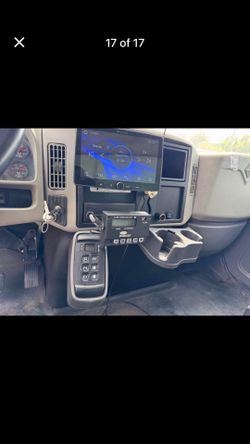 2008 International box truck, 85000 miles, refrigerated box with clean title,