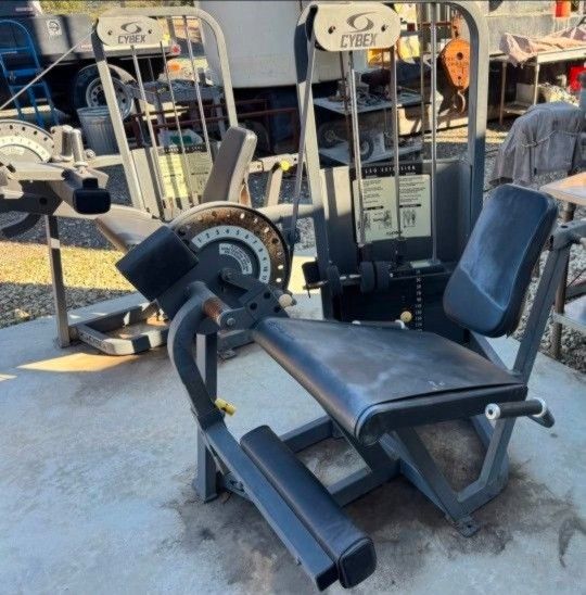 Cybex commercial gym equipment exercise fitness weight machine leg curl extensior press chest