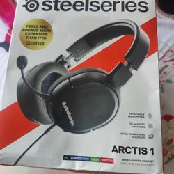 Steel Series Artic 1 Wired Headphones For Switch Xbox PC And PlayStation 