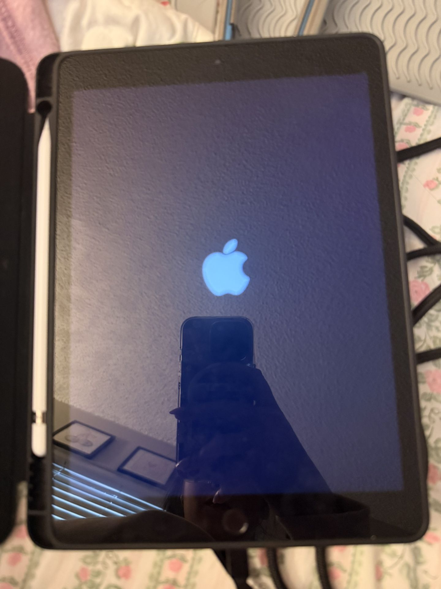 Ipad 7th Generation With Case And Apple Pencil