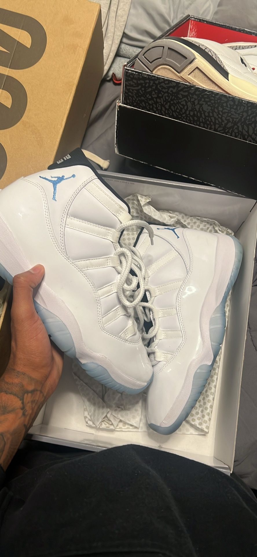 Jordan 11 Legend Blue 