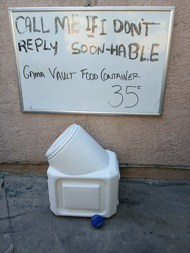 Pet Food Container
