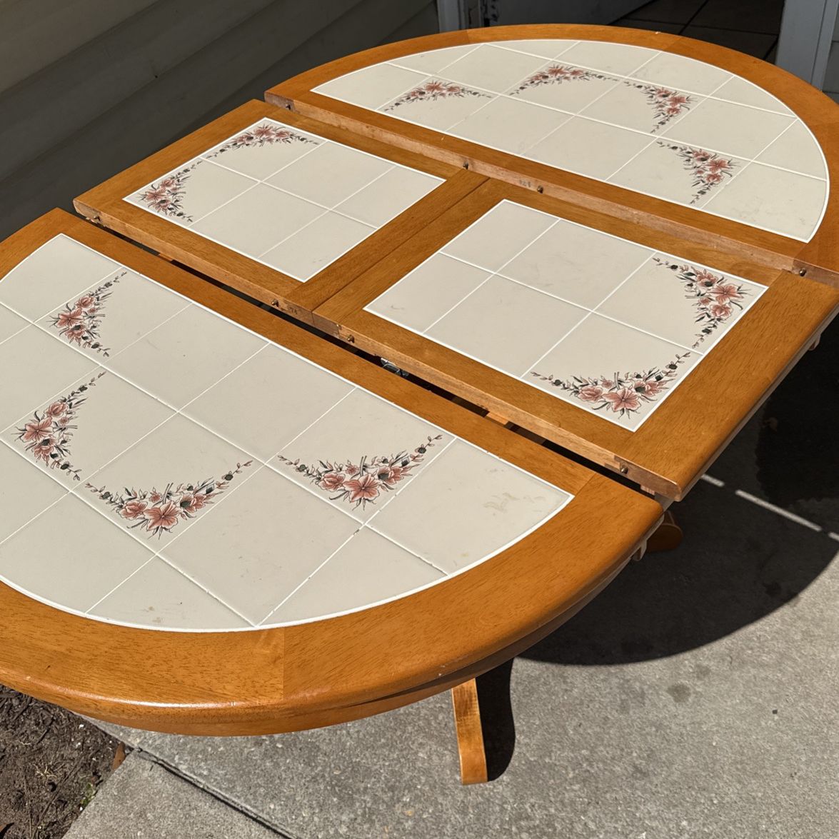 Dinning Table Brown An White 