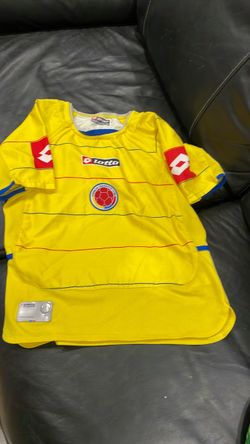 Colombia shirt kids size L run small