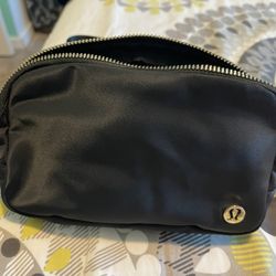 Black With With Gold, Lululemon Bellt New Condition