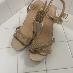 xs Dress and 7 1/2 Heels