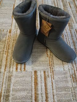 Ugg boots sz 8