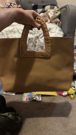 Gorgeous bag with wooden handles