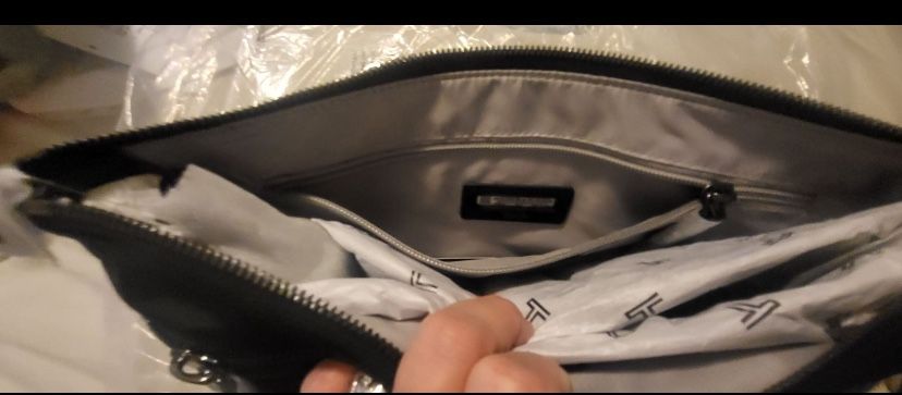 VOYAGEUR PATNA SLING 146583 T522 BLACK $200 RETAILS