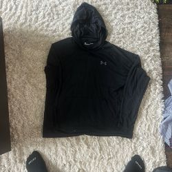 Men’s L Under Armour Pullover