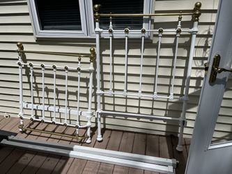 Antique Iron Bed White