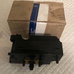 Mercedes W124/W201 Front Right Electric Seat Adjuster Switch 151 (ORIGINAL)