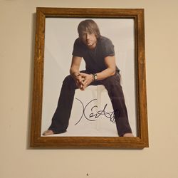 Keith Urban Signed Portrait And World Tour Book