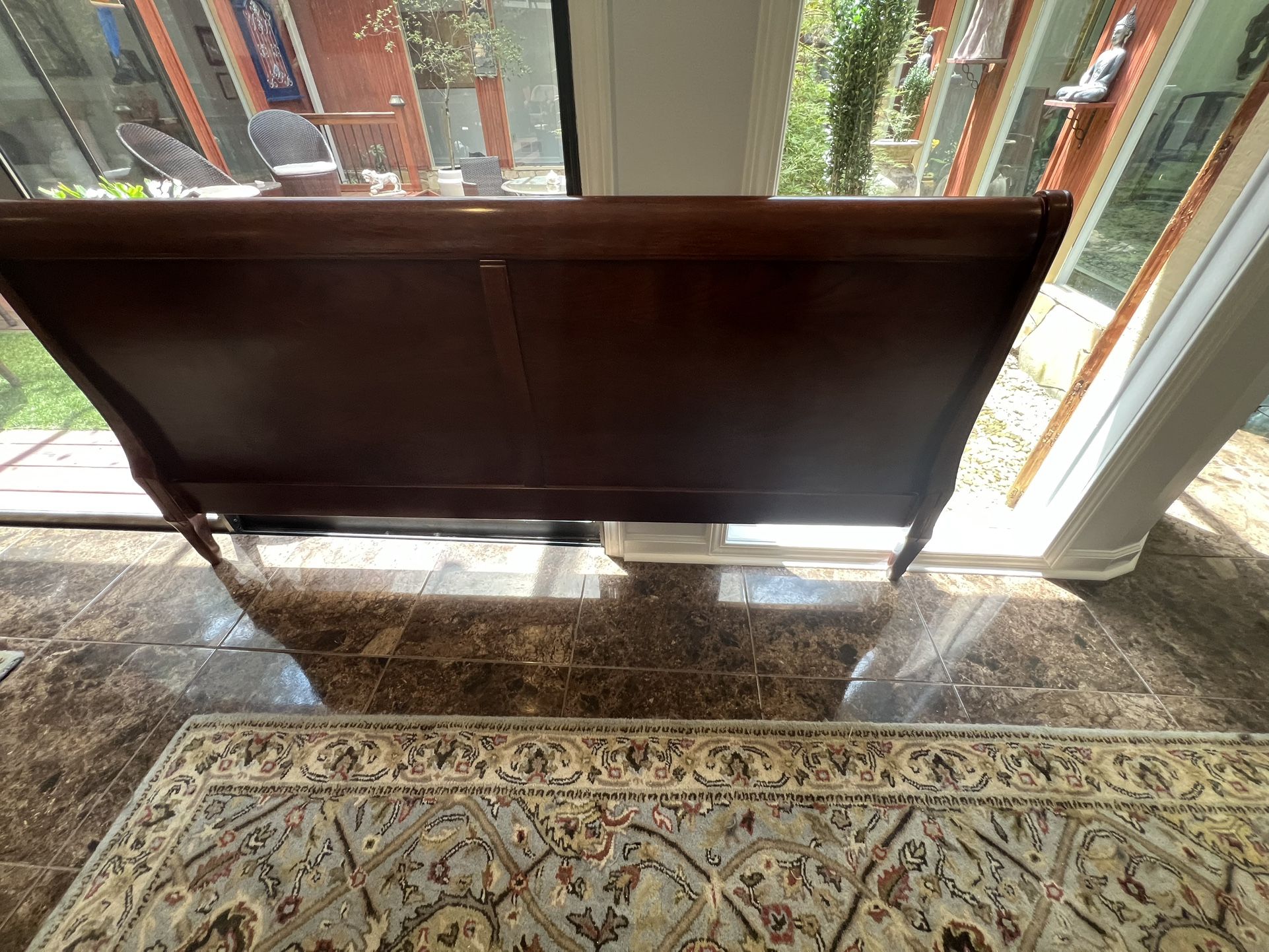 King Sleigh Bed