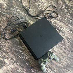 PlayStation 4 Slim 