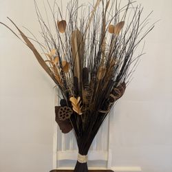 Decorative Dried Plant Arrangement