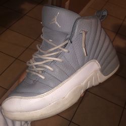 Jordan 12 Size 3Y