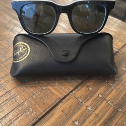 Women’s Ray-Ban Sunglasses