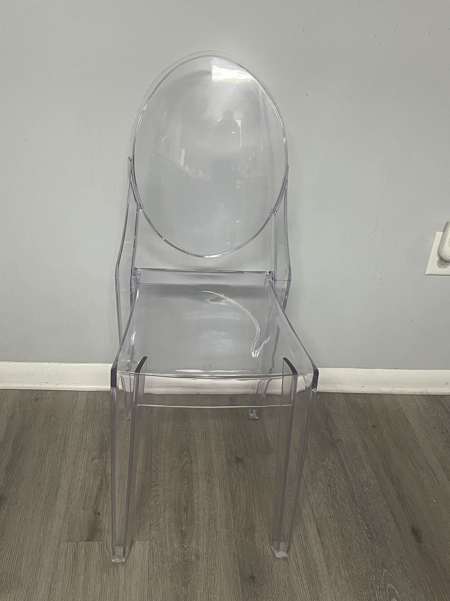 ACCENT CHAIR / Clear Armless Ghost Chair