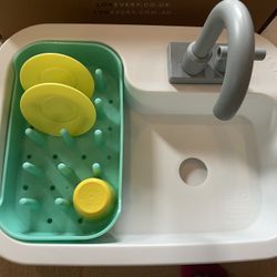 Lovevery Toy Sink