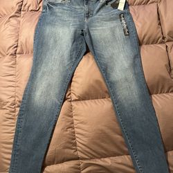 New Gap Woman’s Jeans