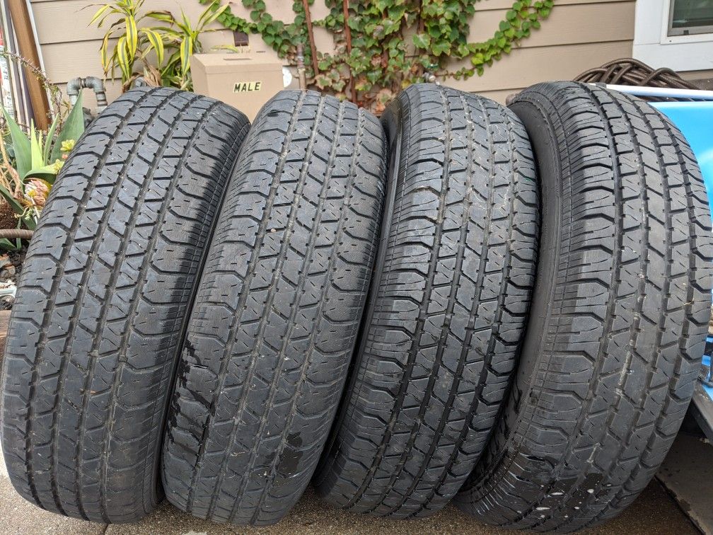 4 Cooper Trendsetter SE white wall tires 235/75/15 good shape with lots of even tread and 3/4" whitewall USA made no patches Lincoln Cadillac classic