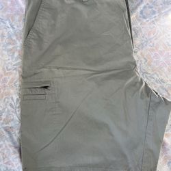 Men’s Light Gray Cargo Shorts | Size 42