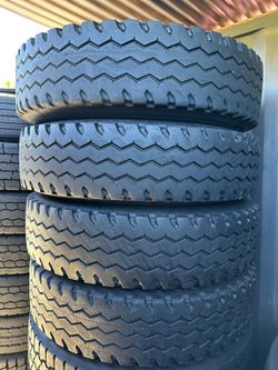 11r22.5 traction tires