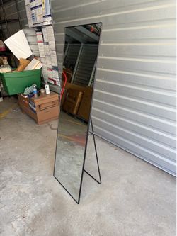 Standing mirror