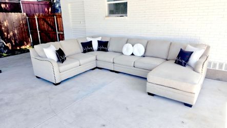 U-SHAPE SECTIONAL SOFA