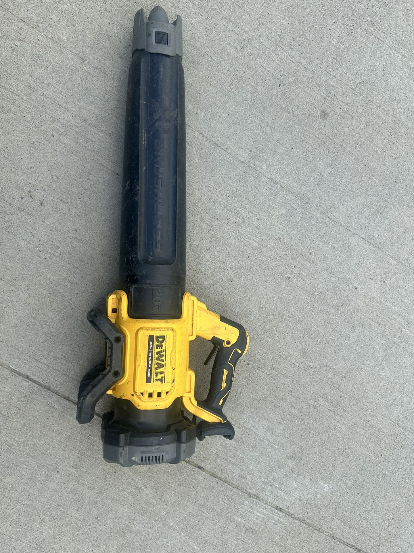 DEWALT 20V MAX 125 MPH 450 CFM Brushless Cordless Battery Powered Blower (Tool Only) NO BATTERY OR CHARGER $100