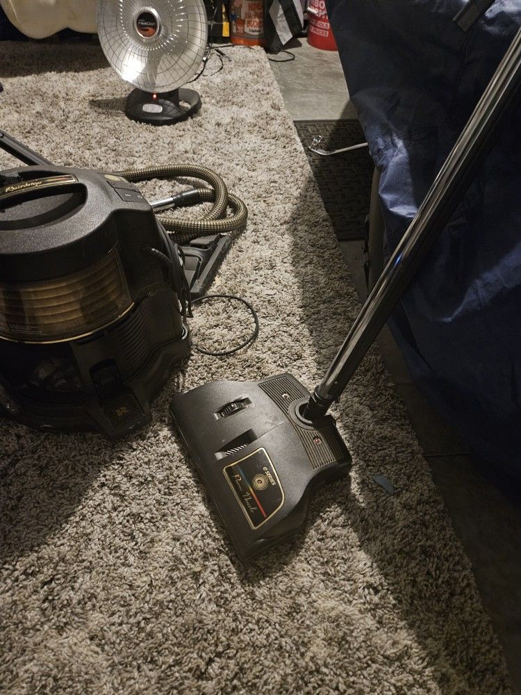Rainbow Vacuum With All Attachments