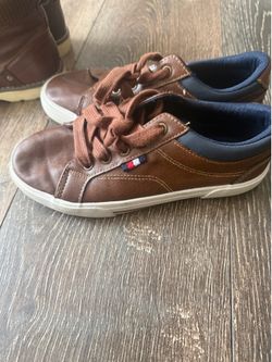 Boys shoes