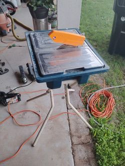 RYOBI TILE MACHINE$99