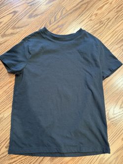 Boys Gray Shirt Size Medium 8