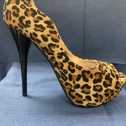 Leopard heel 
