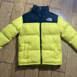 North Face 700 Jacket  Medium Size 