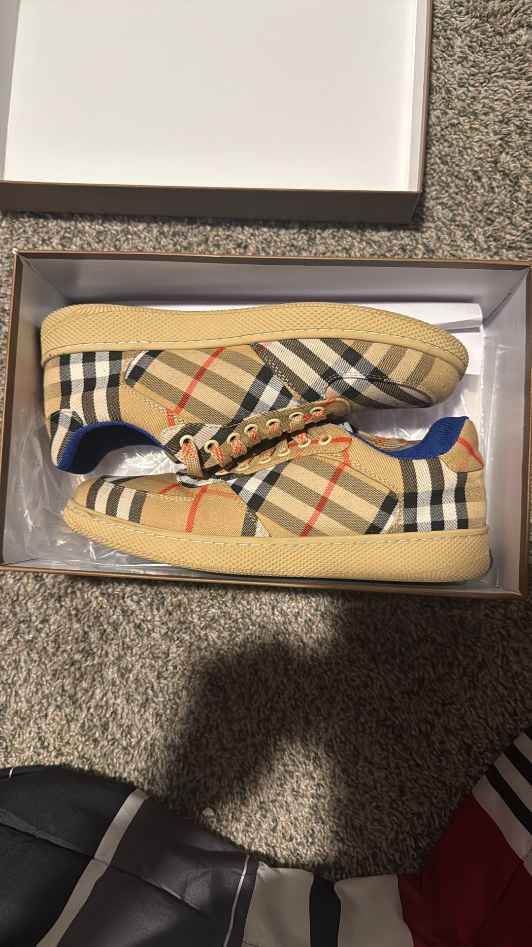 Burberry Shoes Size 9