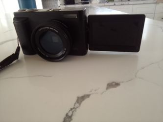 Black Digital Zoom Compact Camera