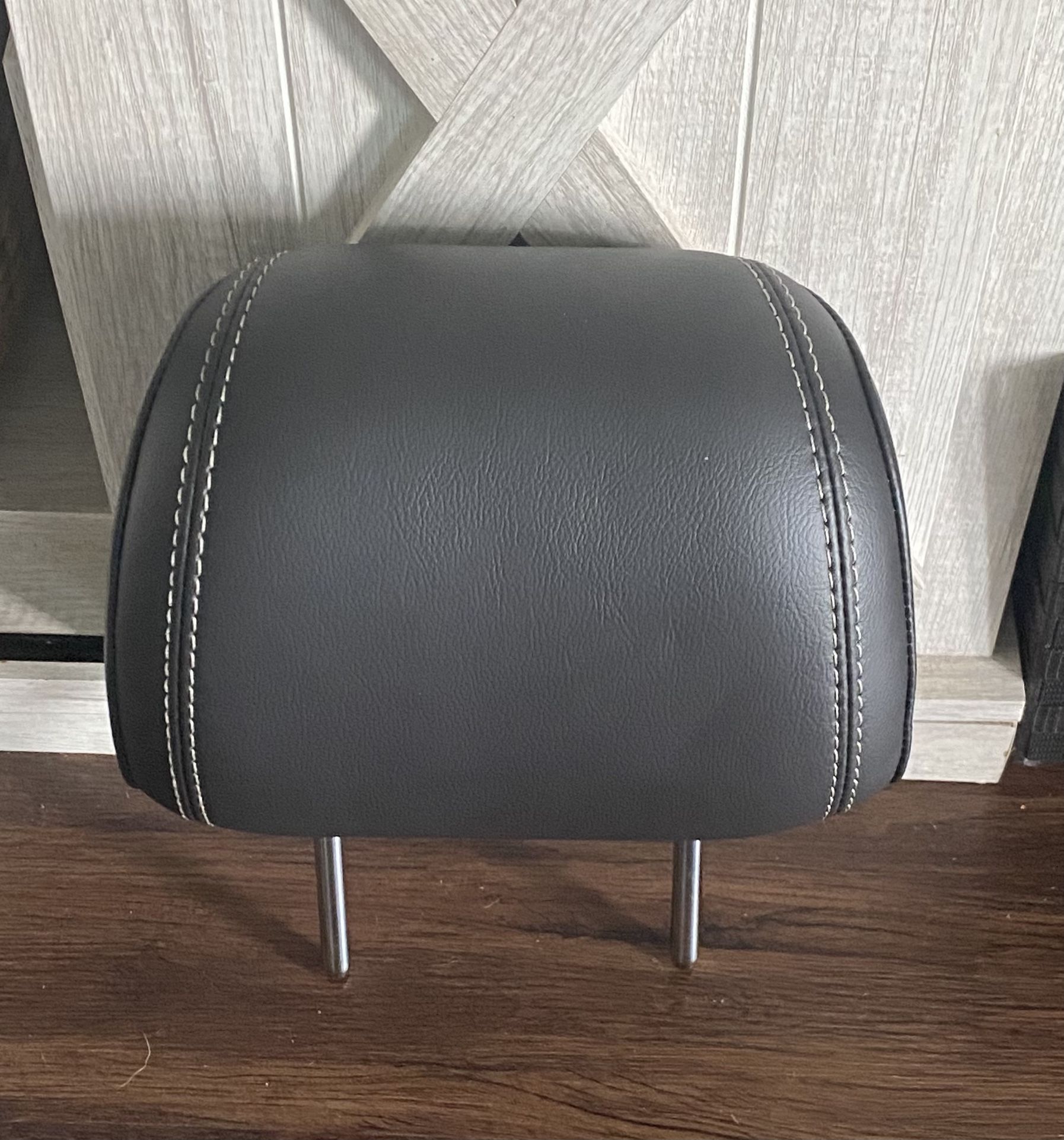 New OEM Ford Explorer Leather Headrests (2013–2019) Black Sport – Front Row