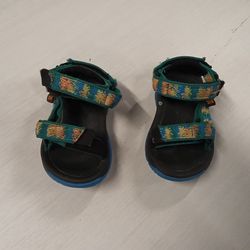 Size 4 Tevas
