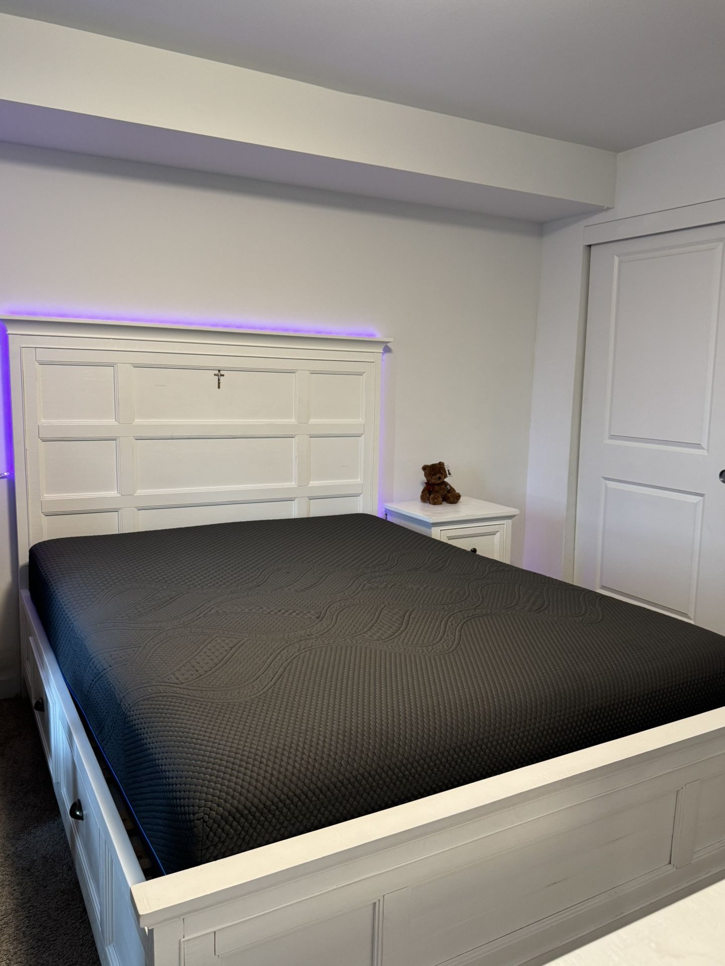 White Modern Queen Bed Frame w/ Storage & Matching Nightstand