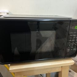 Mainstays 0.7 cu. ft. Microwave Oven