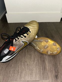 Soccer cleats