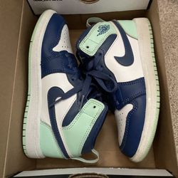 Boys Jordan Shoes  Size 13c